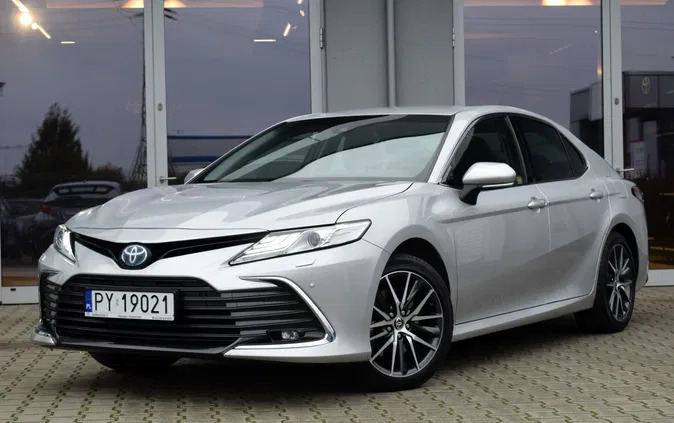 Toyota Camry cena 169000 przebieg: 14200, rok produkcji 2022 z Poznań